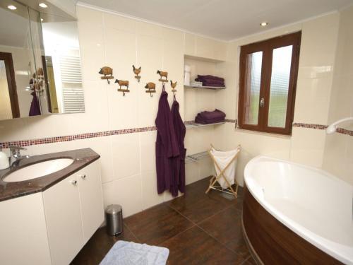 Holiday Home Maison de La Creuse Celles Sur Plaine