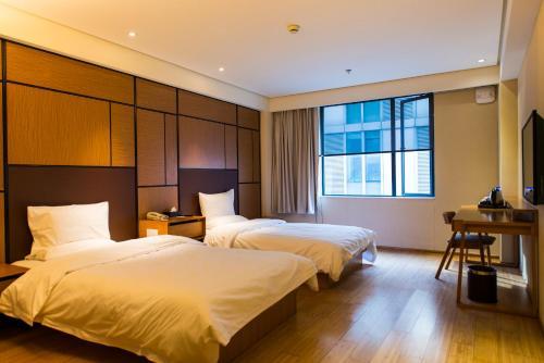 Ji Hotel Zhaojiabang Road