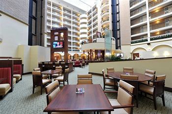 Hotel Embassy Suites Dallas - Park Central Area