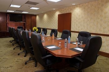 Hotel Embassy Suites Dallas - Park Central Area