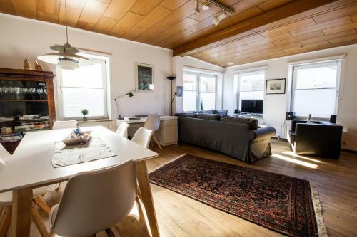 L�tt Hus Erna