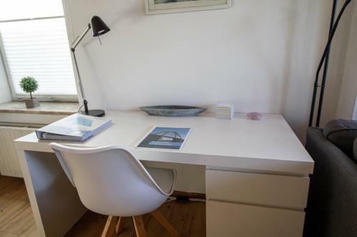 L�tt Hus Erna