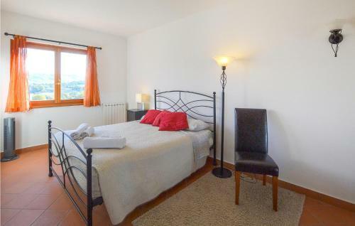 Beautiful Apartment In Bucine With 2 Bedrooms