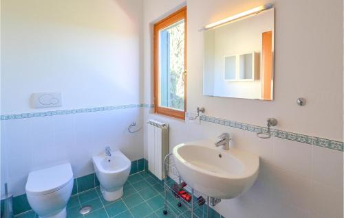 Beautiful Apartment In Bucine With 2 Bedrooms