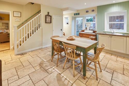 Host & Stay - Church Cottage
