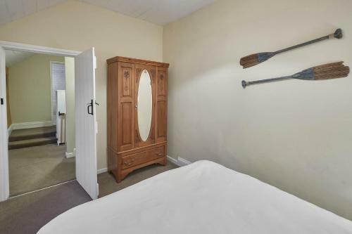Host & Stay - Church Cottage