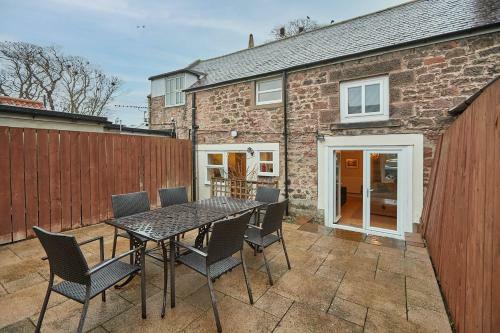 Host & Stay - Church Cottage