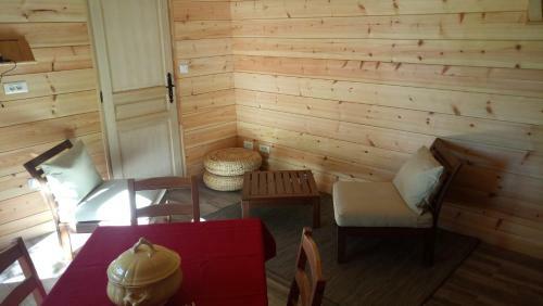 La Grange Et Le Nid