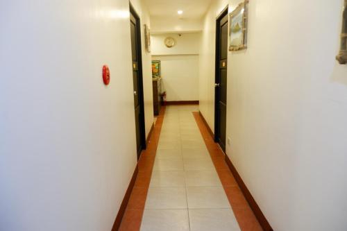 Roger's Place Hotel