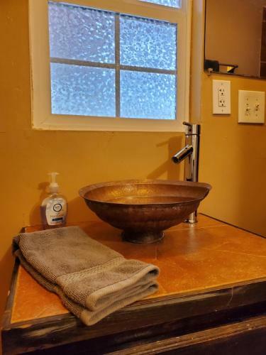 Family Friendly Suburban Home- 5mi To Downtown!