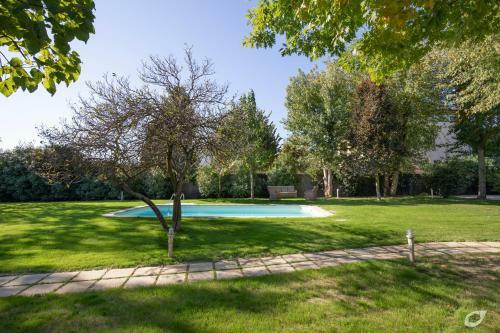 Villa Liberty 1927 With Heated Pool In The Park