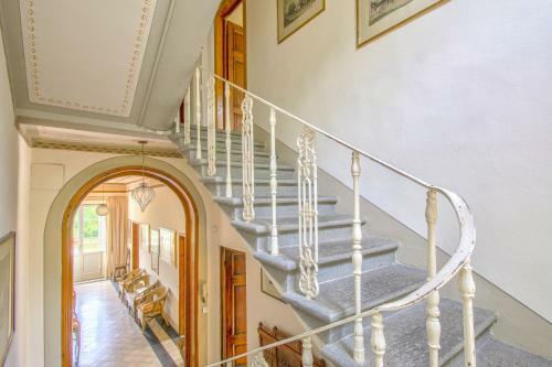Altido Stunning Villa For 10 With Garden And Pool