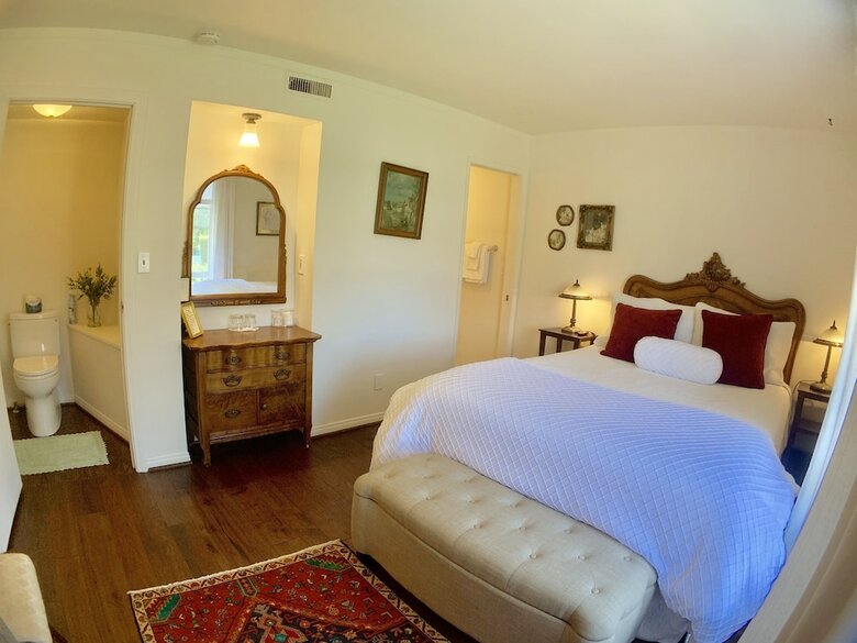 Bed & Breakfast Bath Street Inn