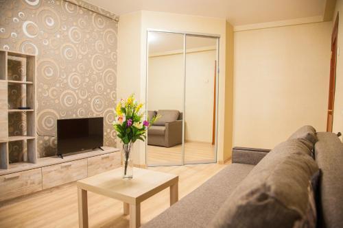 Semi-luxury Apartment On Tsentralnyiy Boulevard 8