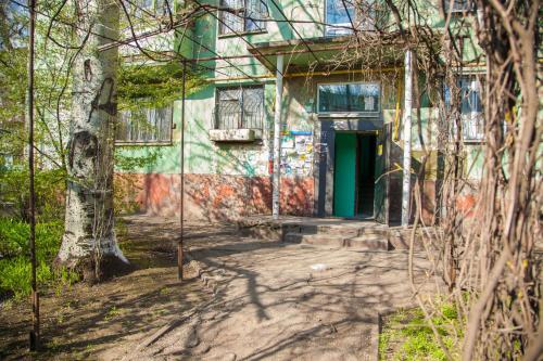 Semi-luxury Apartment On Tsentralnyiy Boulevard 8
