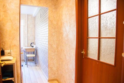 Semi-luxury Apartment On Tsentralnyiy Boulevard 8