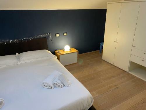 Hostal Splendida Camera Familiare Con Lucernario A 150 Mt Dal Mare