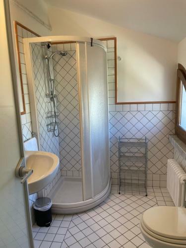 Hostal Splendida Camera Familiare Con Lucernario A 150 Mt Dal Mare