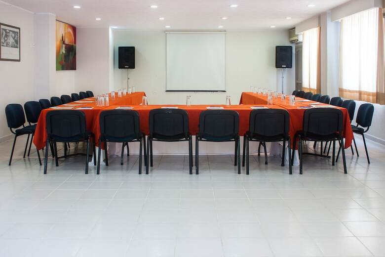 Hotel & Suites Real Del Lago