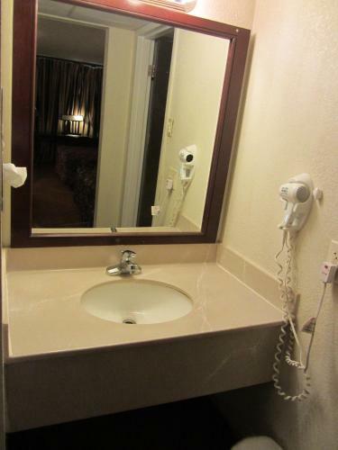 Motel Americas Best Inn And Suites Abilene