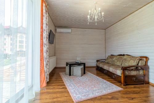Hotel Pid Strihoju