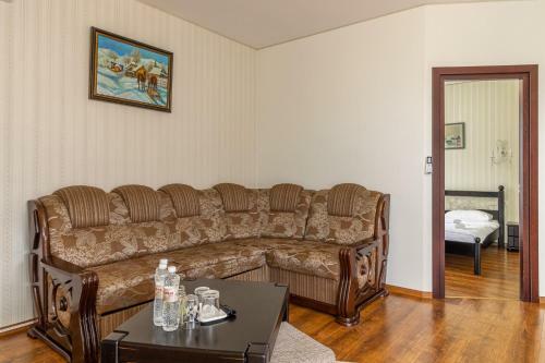 Hotel Pid Strihoju