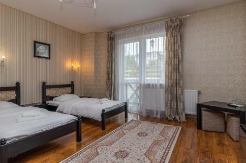 Hotel Pid Strihoju