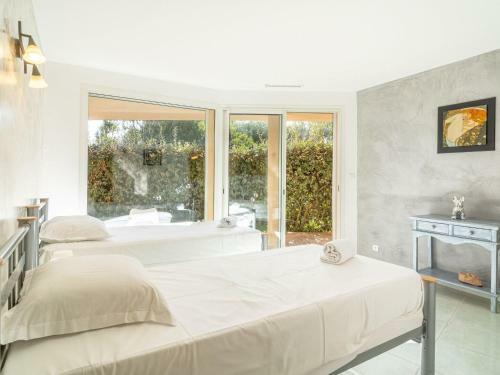 Seaside Holiday Home In Belv�d�re-campomoro With Private Pool