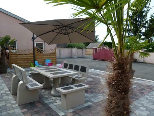 G�te Lau'livier- Piscine Chauff�e Et Couverte