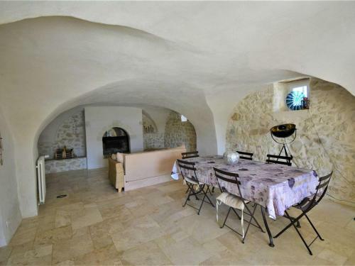 Maison Labastide-de-virac, 5 Pi�ces, 8 Personnes - Fr-1-382-183