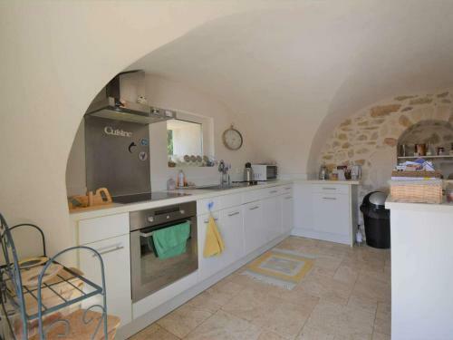 Maison Labastide-de-virac, 5 Pi�ces, 8 Personnes - Fr-1-382-183