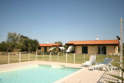 Due Casette Con Piscina