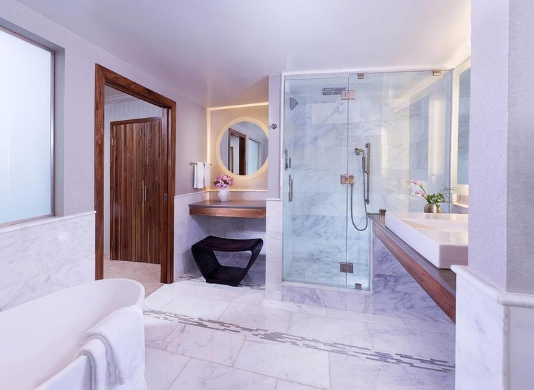 Luxe City Center Hotel