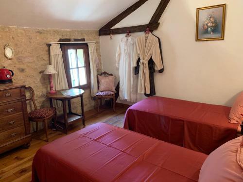 Hostal Ferme De Tayac - Charme Avec Pool