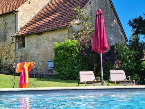 Hostal Ferme De Tayac - Charme Avec Pool
