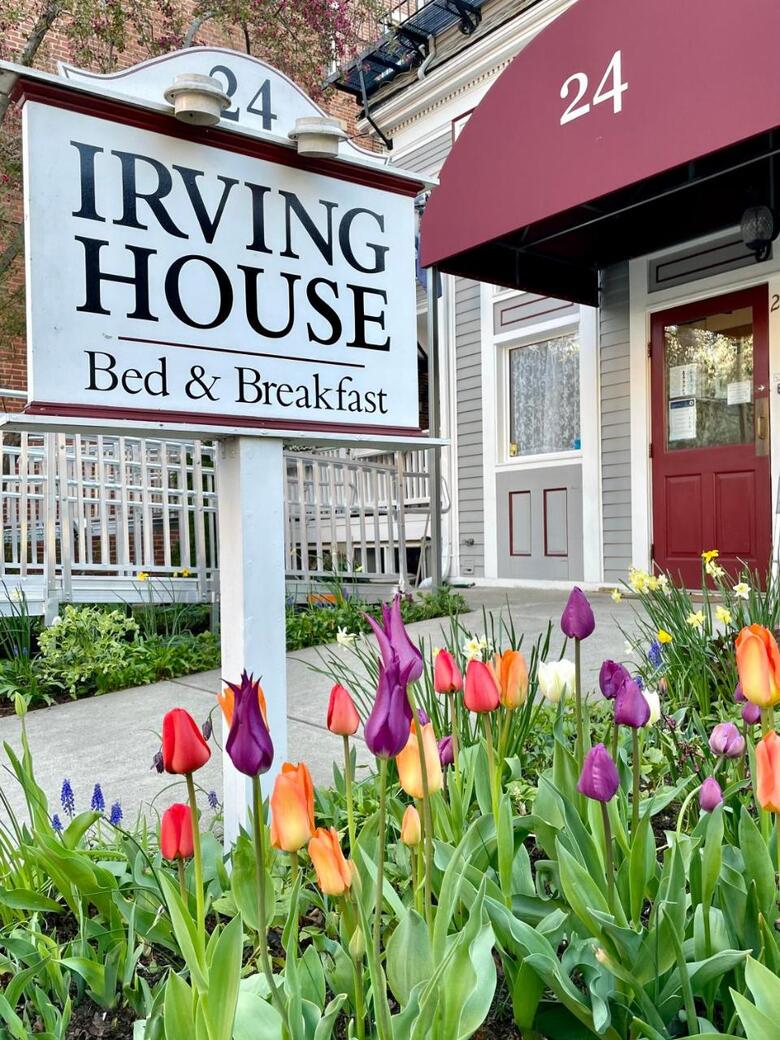 Bed & Breakfast Irving House At Harvard