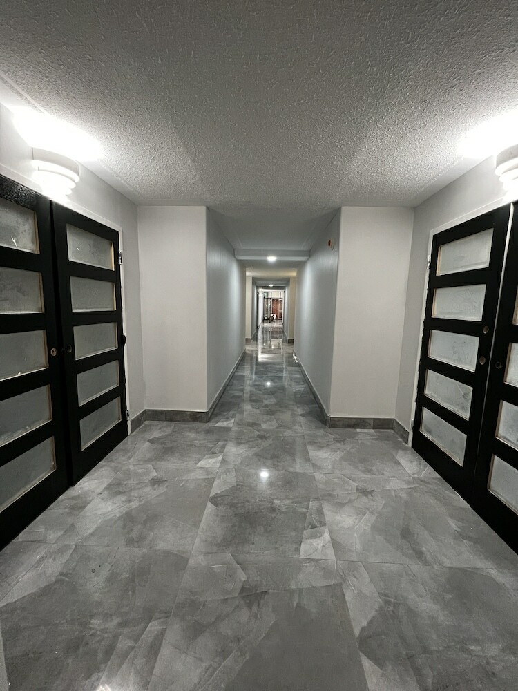 Chateau Regina Hotel And Suites