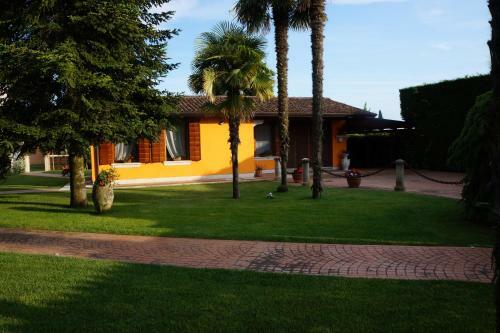 Hostal La Brigata Apartments Suite Room