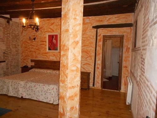 Albergue Hostal La Mesnadita