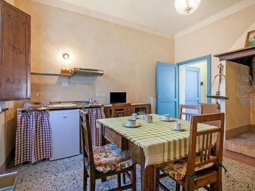 Sprawling Holiday Home In Sarteano With Swimming Pool