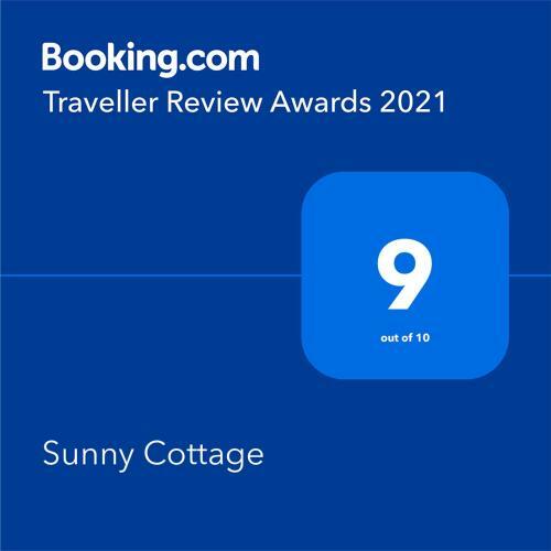 Sunny Cottage - Tiny Holiday Home
