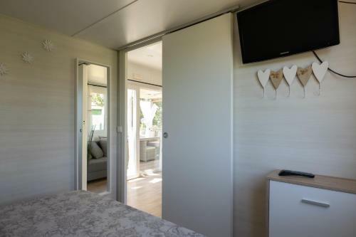 Sunny Cottage - Tiny Holiday Home