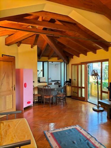 Chesapeake House Chiavari