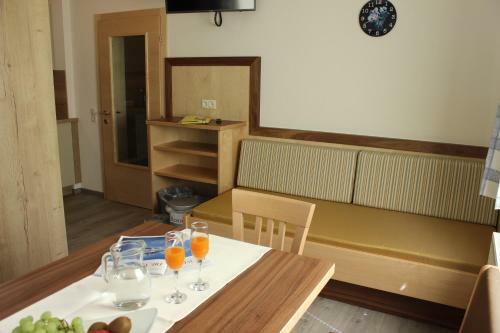 Bed & Breakfast Landhaus Sch�pf & Haus Alpina