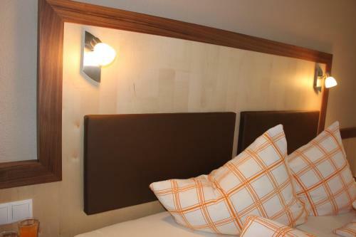 Bed & Breakfast Landhaus Sch�pf & Haus Alpina