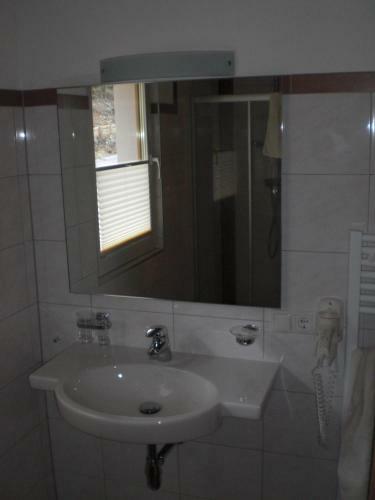 Bed & Breakfast Landhaus Sch�pf & Haus Alpina