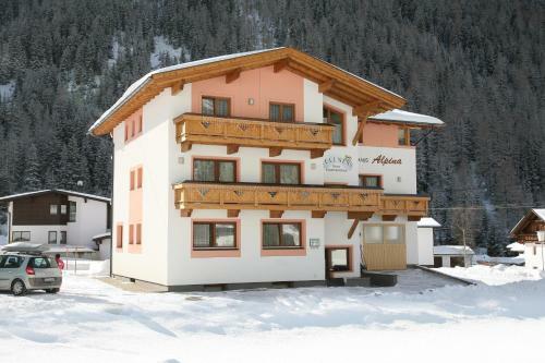 Bed & Breakfast Landhaus Sch�pf & Haus Alpina