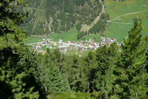 Bed & Breakfast Landhaus Sch�pf & Haus Alpina
