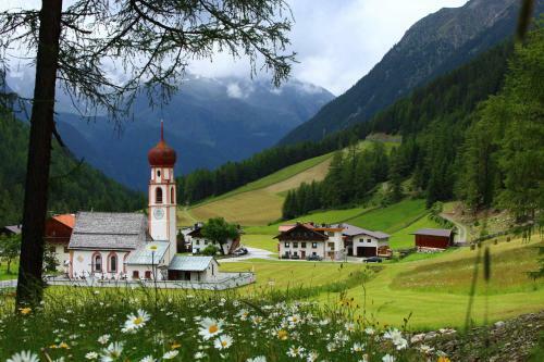 Bed & Breakfast Landhaus Sch�pf & Haus Alpina