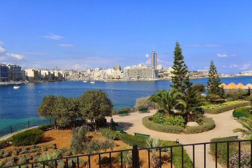 Gorgeous 1br Apartment Steps To The Promenade